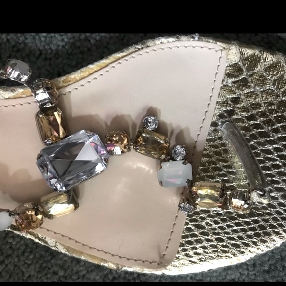 J Miller ladies Stunning Jeweled Gold Sandals Size 9.5 . - Picture 3 of 10